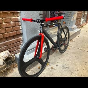 bike 6ku track size 55 spent around 870 on parts looking for good valid trades